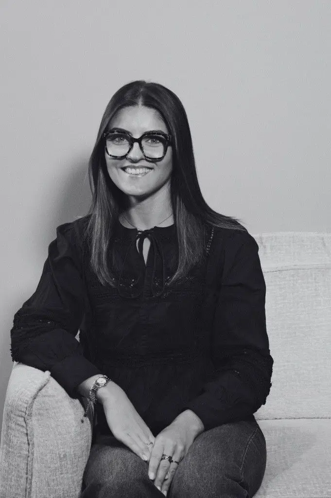 Nina, consultante stratégie financière chez Naka