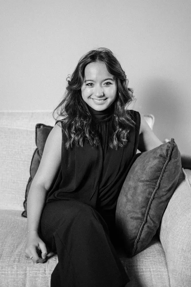 Lily, consultante stratégie financière chez Naka